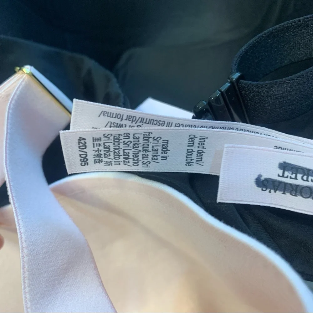 Victoria Secret 2 Bras Lined Demi Perfect Coverage - Picture 10 of 13